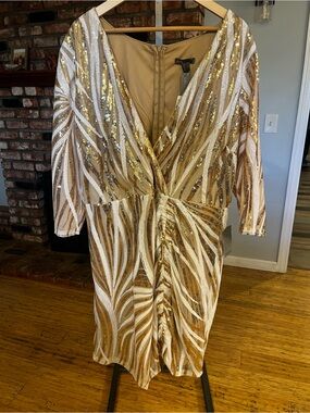 Love X Design  $138 NWT PTP 26 Gold Egret V-Neck Long Sleeve Dress